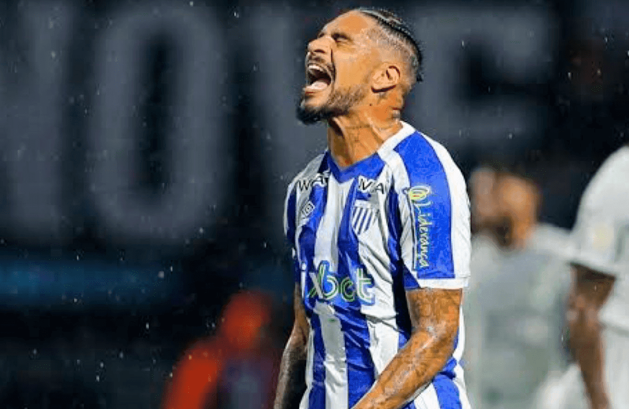 Paolo Guerrero la pasa muy mal en el fútbol de Brasil y ya se conocería al culpable