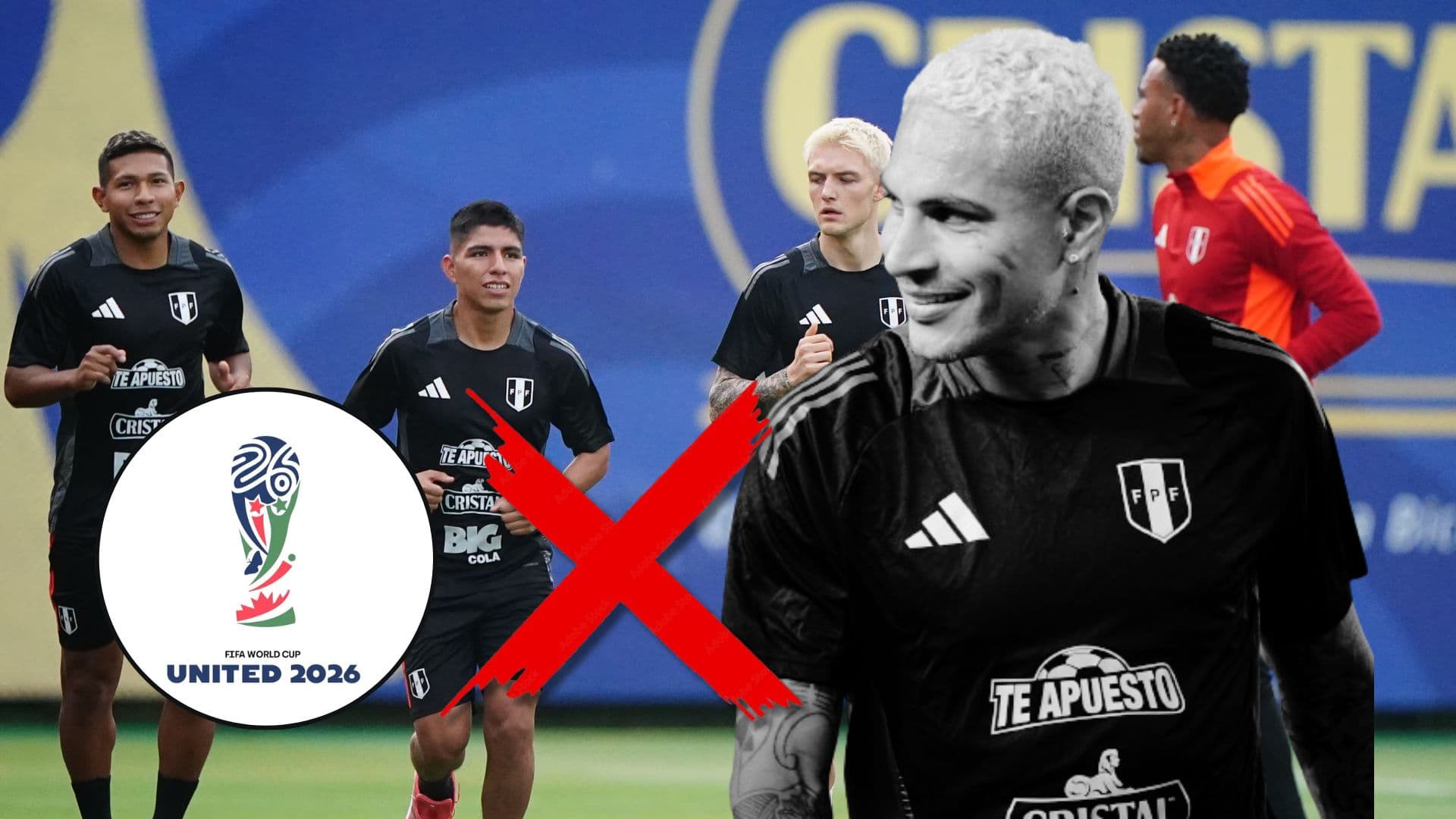 Paolo Guerrero observando el entrenamiento de la Selección Peruana