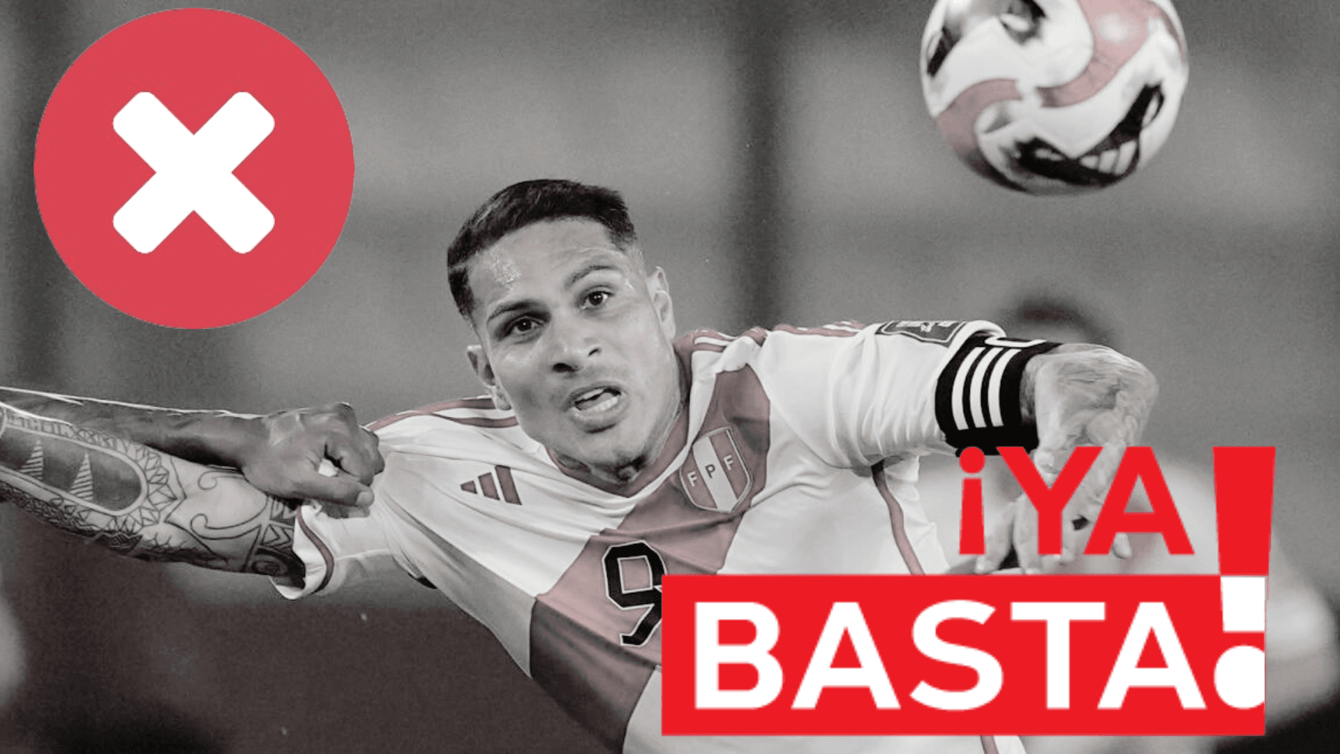 Paolo Guerrero peleando una pelota