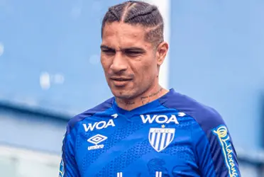 Paolo Guerrero sufrió un duro golpe por parte del conjunto del Avai