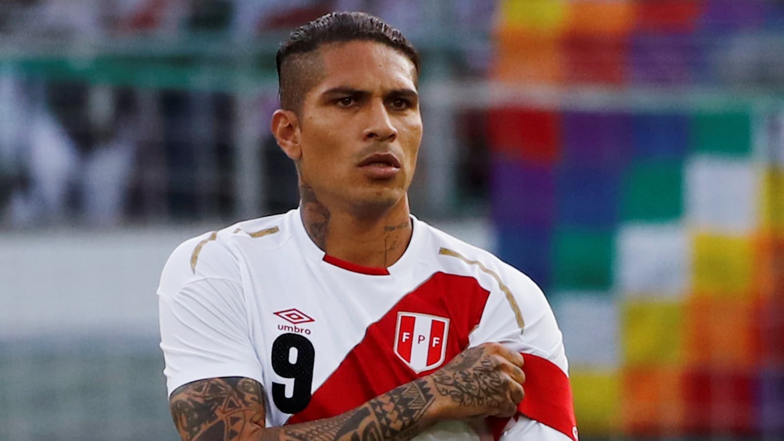 Paolo Guerrero tuvo que quedarse en el banco de suplentes en el partido del Internacional de Porto Alegre ante Sport Recife.