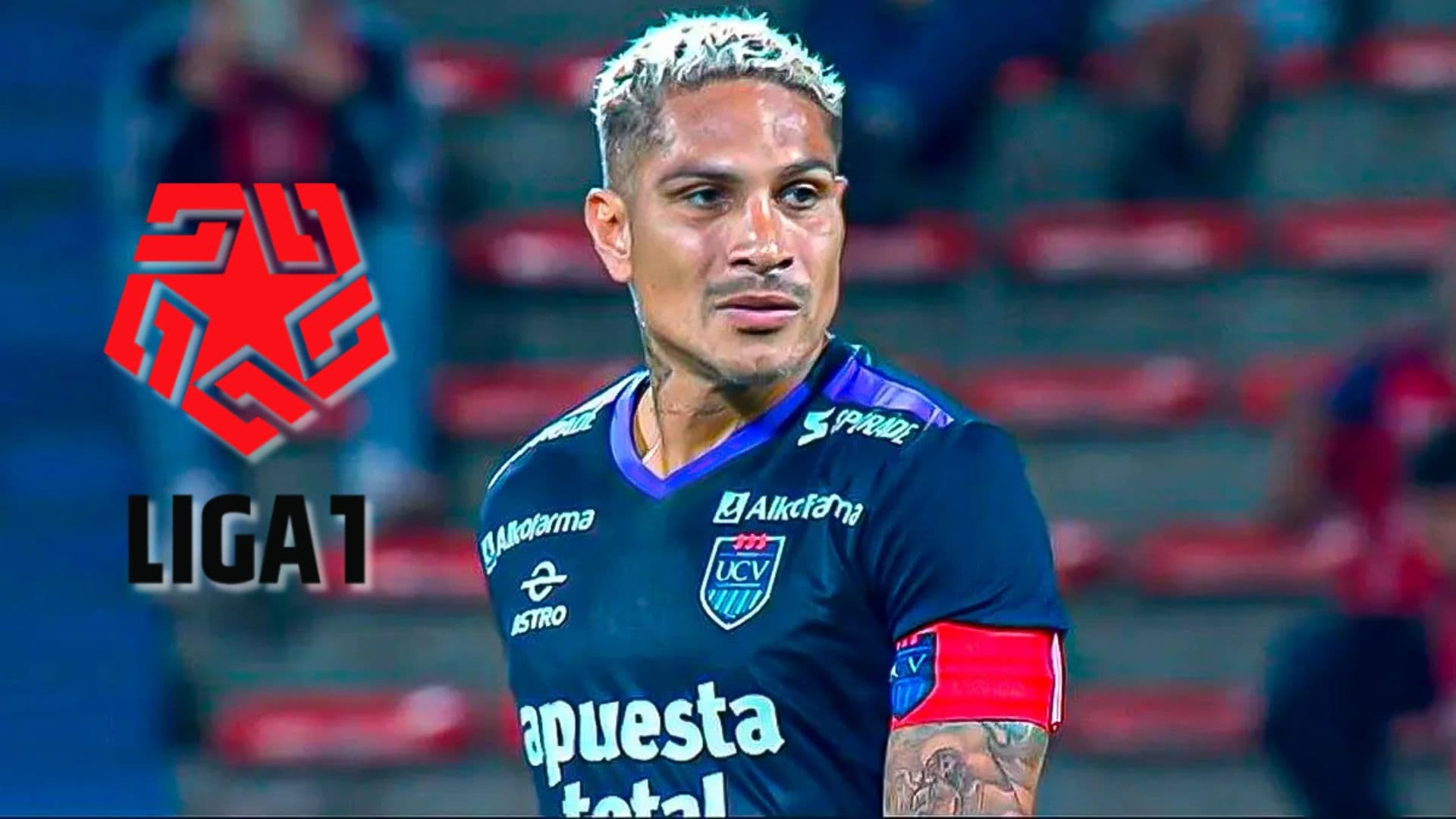 Paolo Guerrero vistiendo la camiseta de la UCV de Trujillo