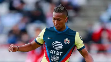 Pedro Aquino jugando con la camiseta del Club América de México. (Foto: Infobae)