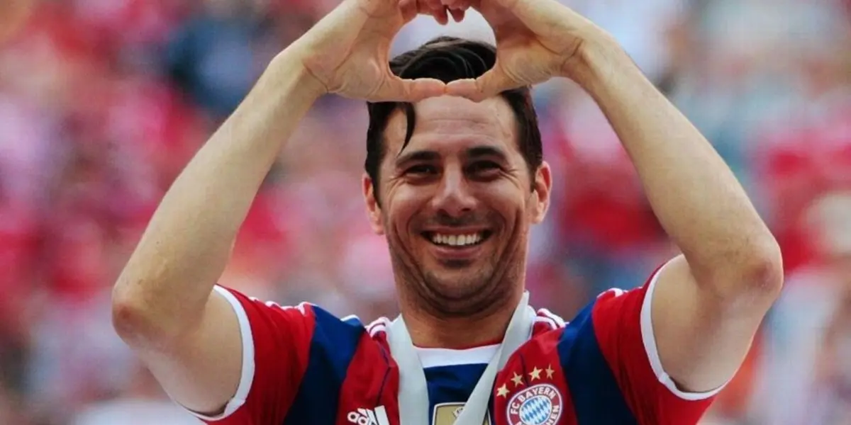 Percy Olivares llegó mucho antes que Claudio Pizarro a la Bundesliga y al romperla, le abrió las puertas al 'Bombardero de los Andes'.