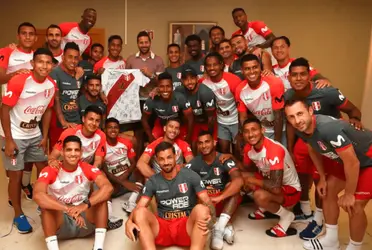 Periodista aseguró que la presencia de Claudio Pizarro no fue buen recibida por algunos jugadores