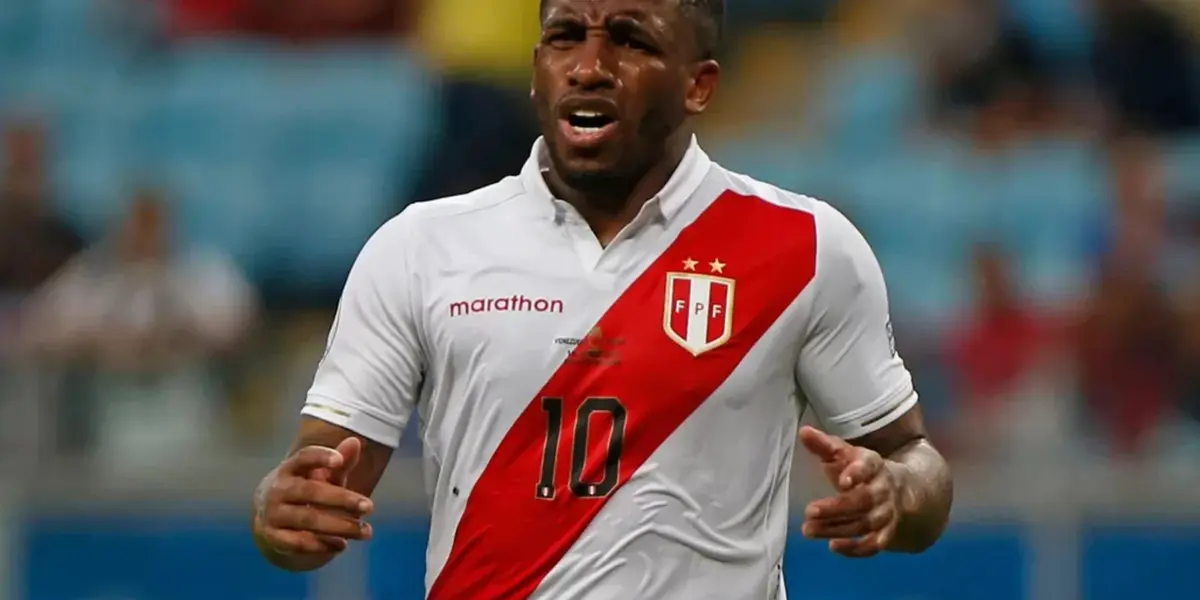 Peruano no la pasa bien en su club