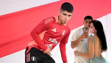 Piero Quispe entrenando con la Bicolor y al lado junto a su novia Cielo Berríos