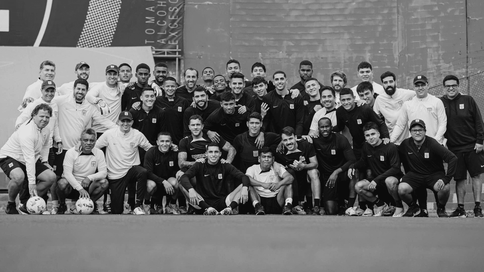 Plantel de Alianza Lima completo (Foto: Alianza Lima)