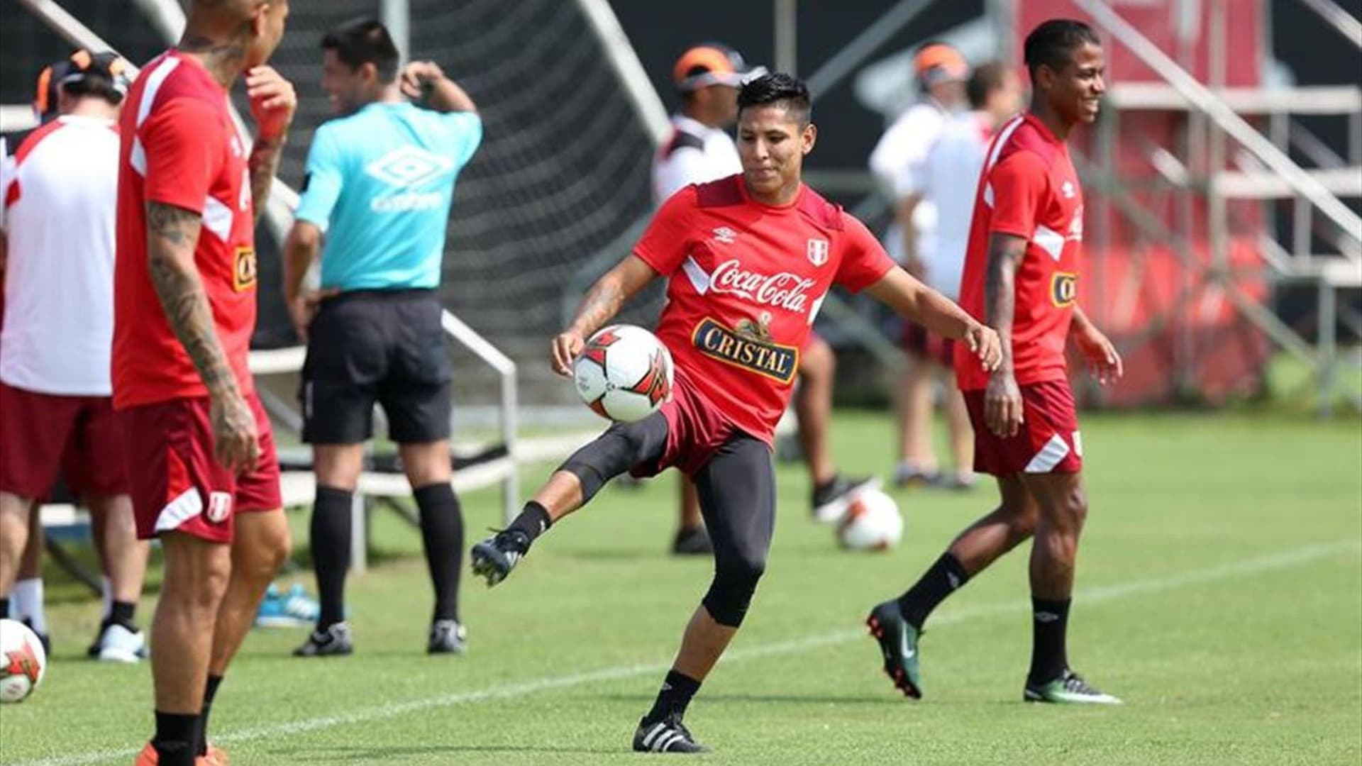 Por medio de Instagram el delantero reveló admiración por la chicha de jora.