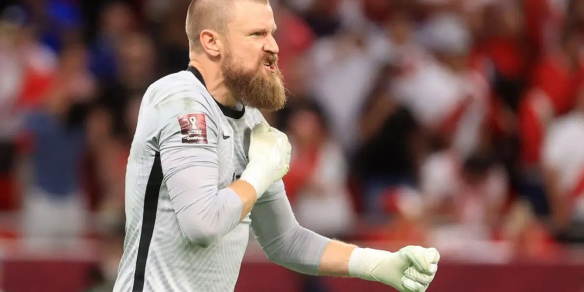 Portero bailarín nuevamente atrajo la atención de los hinchas peruanos