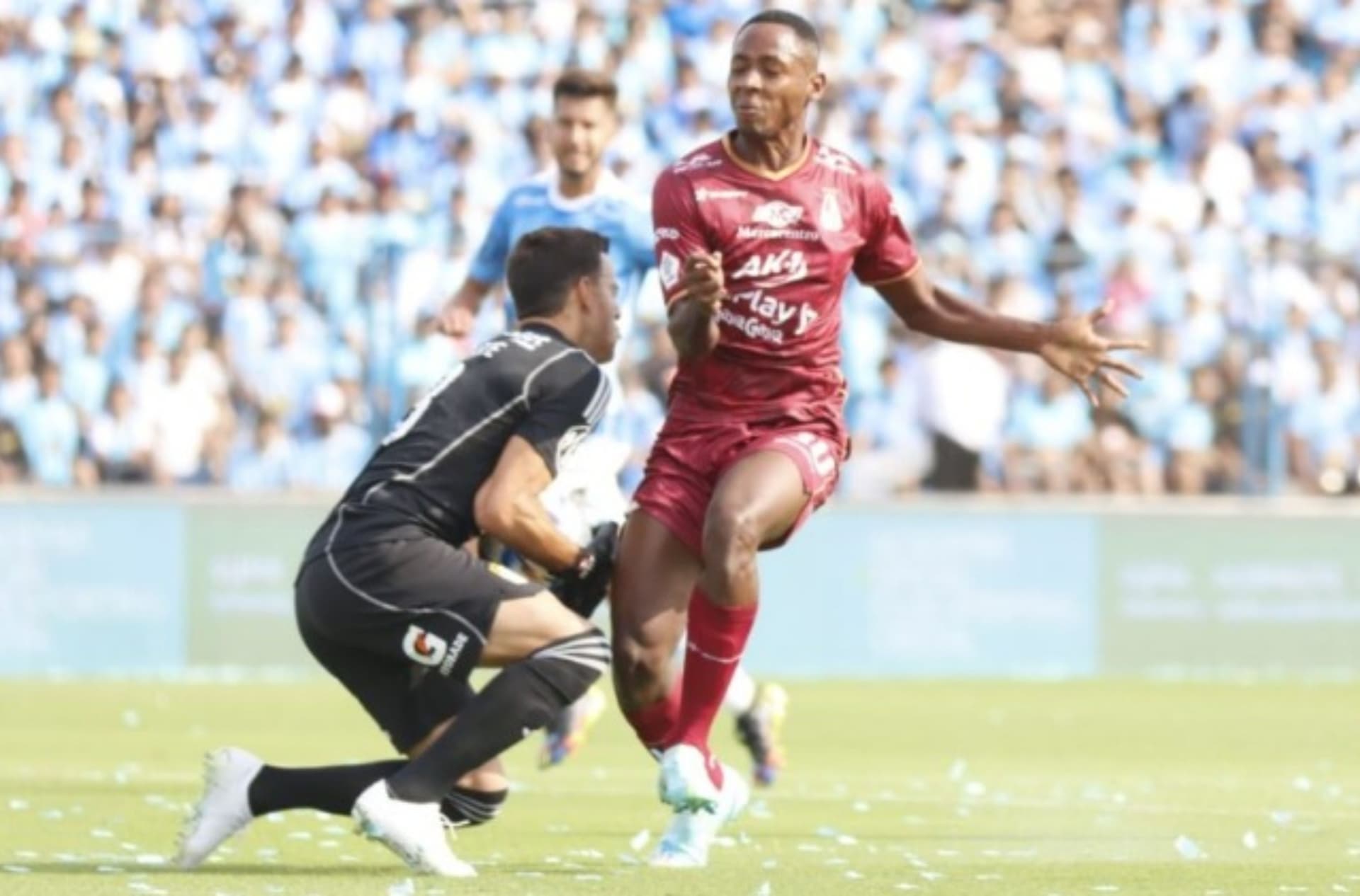 Portero de Sporting Cristal sufrió una grave lesión ante Deportes Tolima