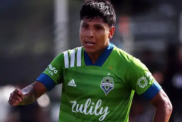 Raúl Ruidíaz tiene varios equipos con interés en su pase desde la Liga MX.