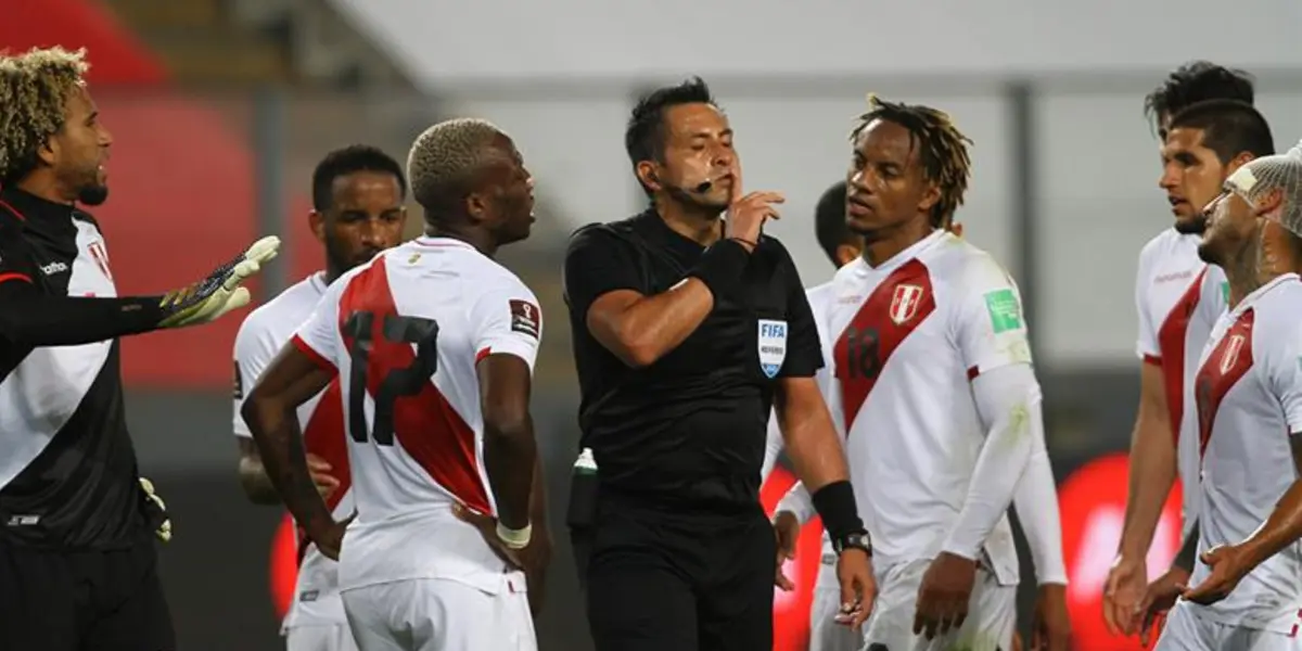 Réferi y el premio que recibió por parte de la FIFA por robarle a la Selección Peruana