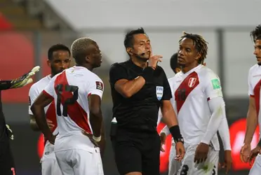 Réferi y el premio que recibió por parte de la FIFA por robarle a la Selección Peruana
