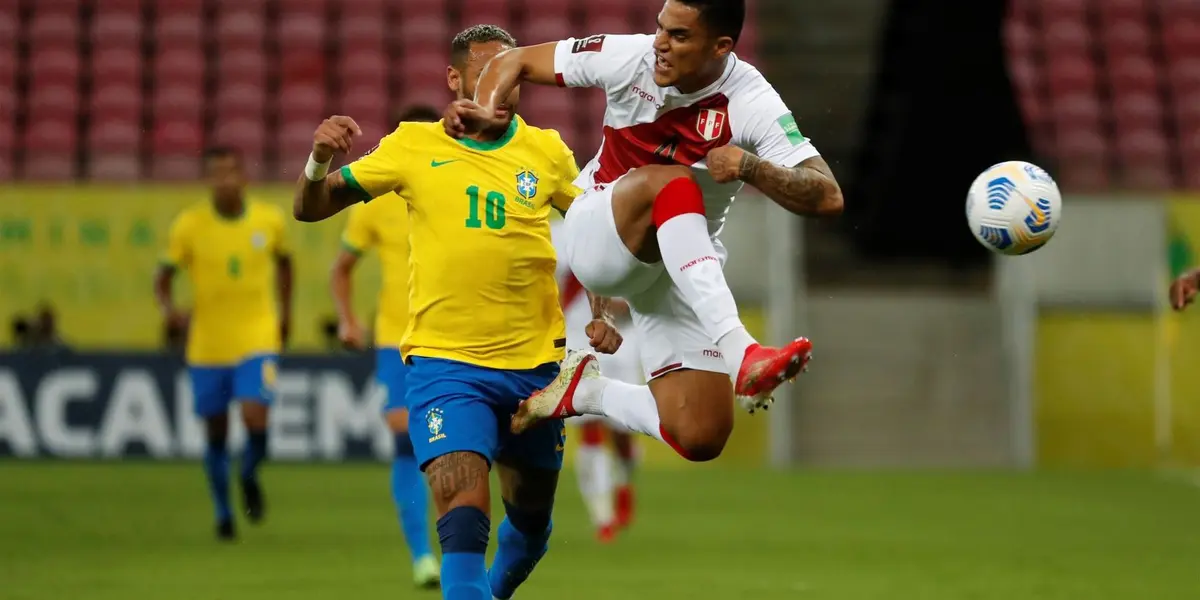 Renato Tapia cometió el error de salir jugando con el balón, pero lo perdió y las críticas no dejan de caer en el Celta.