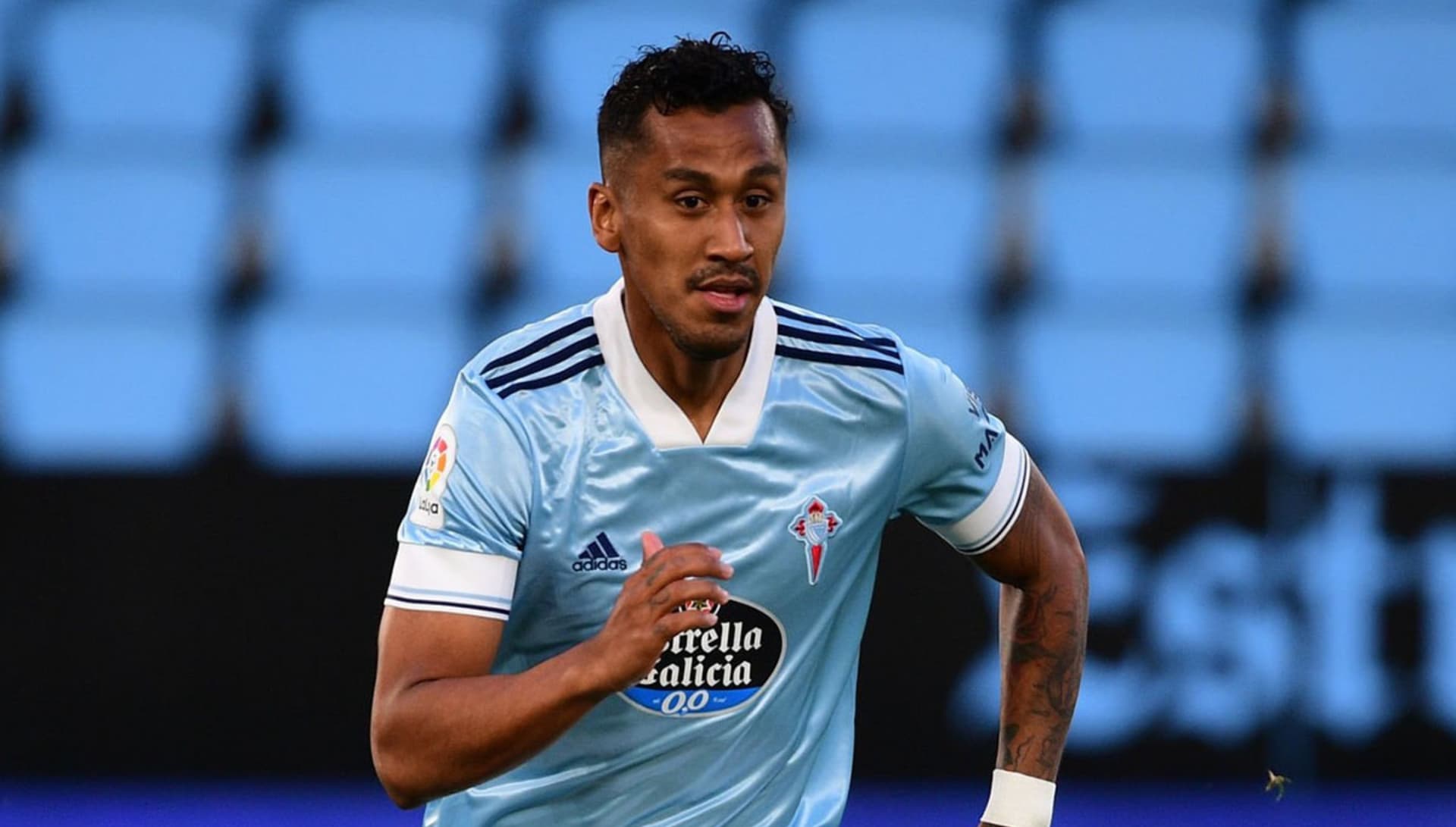 Renato Tapia priorizaría seguir en el fútbol europeo