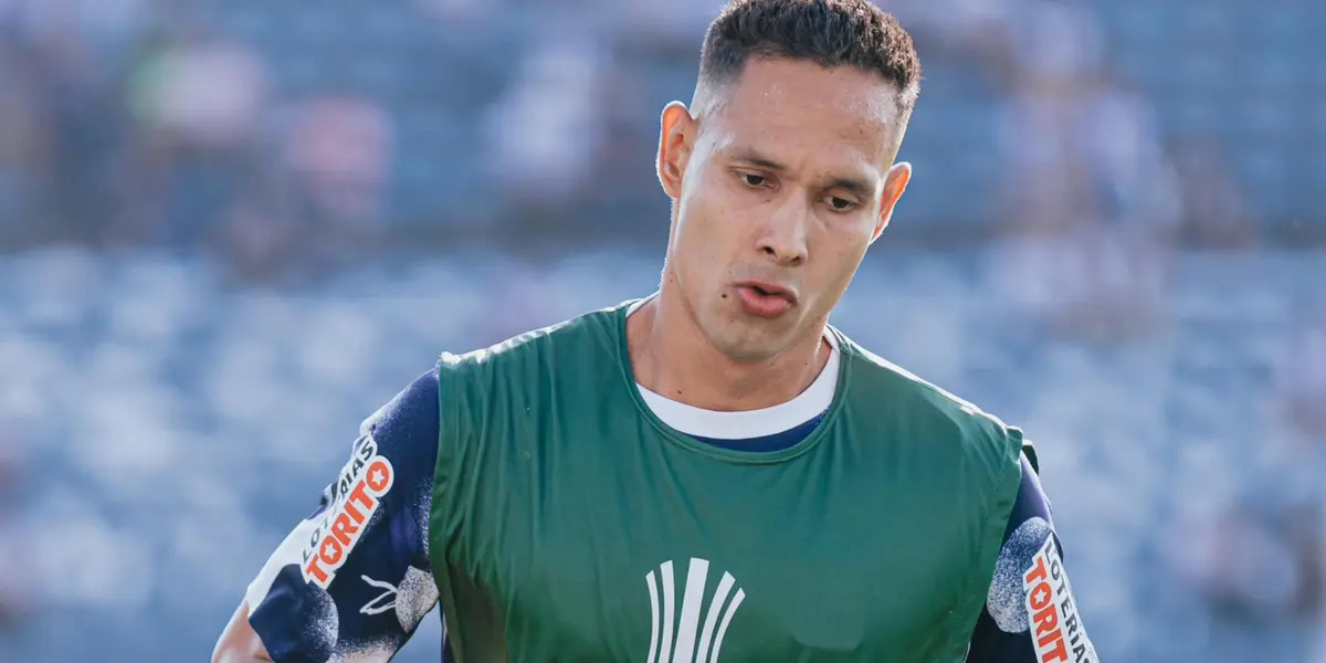 Renzo Garcés calentando (Foto: Alianza Lima).