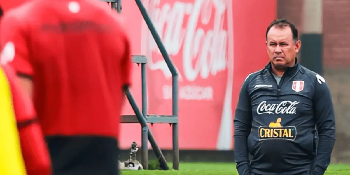 Reynoso estaría probando nuevos esquemas de juego en Perú