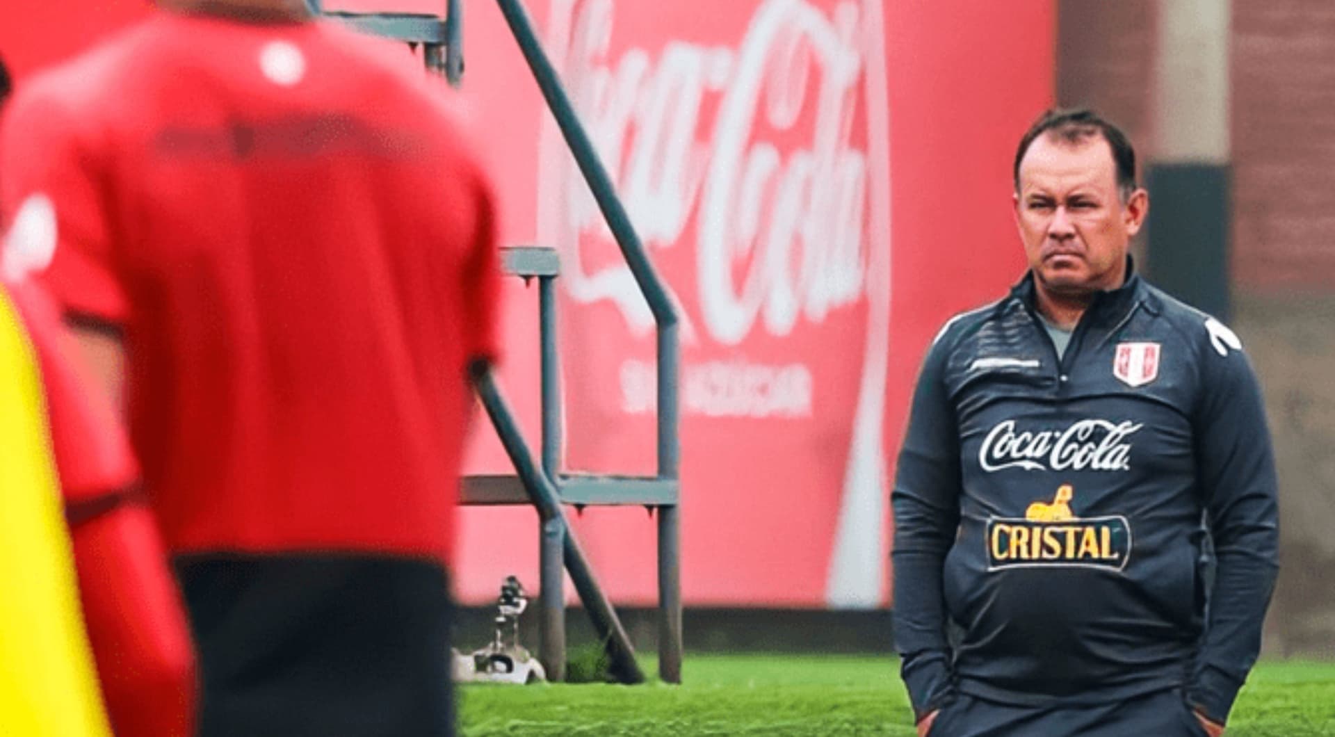 Reynoso estaría probando nuevos esquemas de juego en Perú