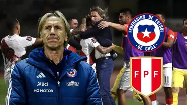 Ricardo Gareca celebrando con jugadores de la Bicolor y delante con el buzo de la Selección Chilena