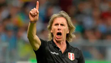 Ricardo Gareca dirigiendo a la Selección de Perú. FOTO: El Universo.
