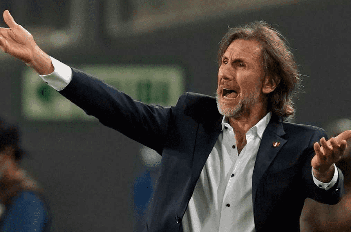 Ricardo Gareca vería como otros avanzan y en el fútbol peruano sigue igual
