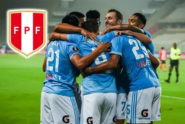 Roberto Mosquera sufrirá tres bajas por medidas de la FPF.