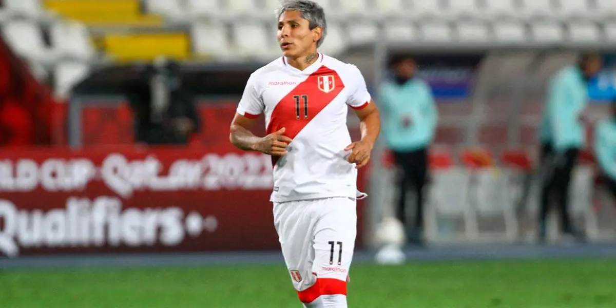 Ruidíaz no deja de pensar en su futuro, por eso le pidió a Gareca tiempo para pensarlo.