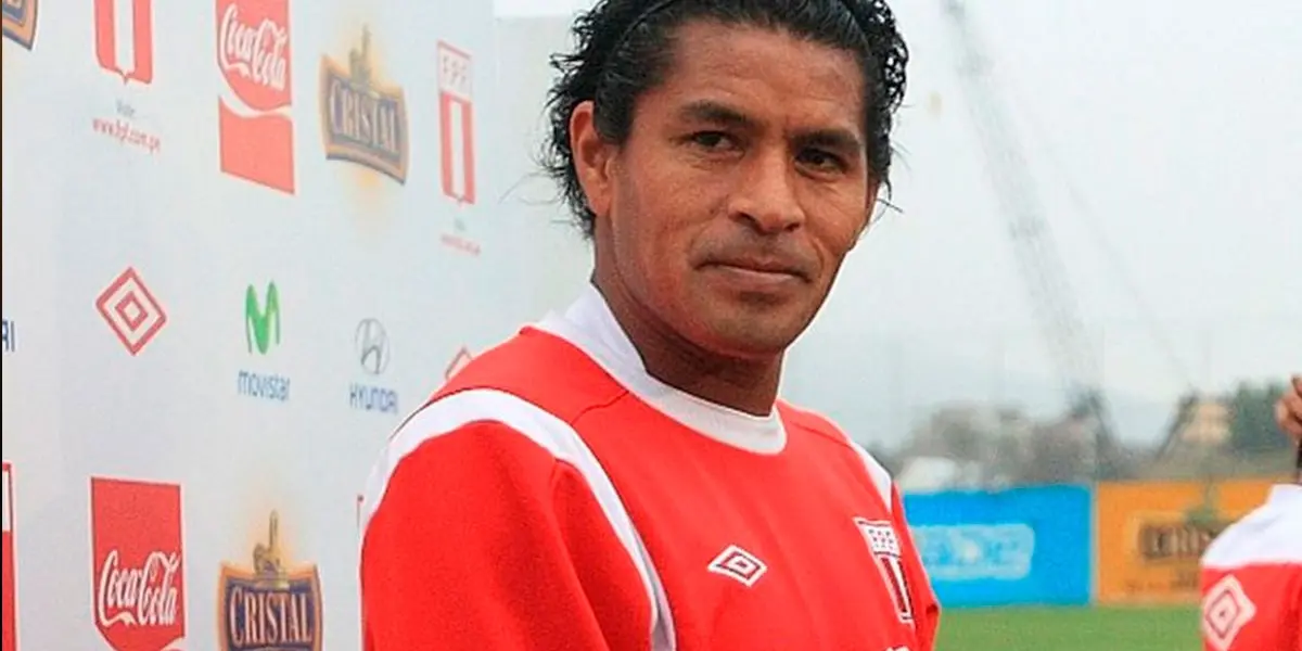 Santiago Acasiete, es hincha de Cienciano debido a los logros que consiguió con el club peruano