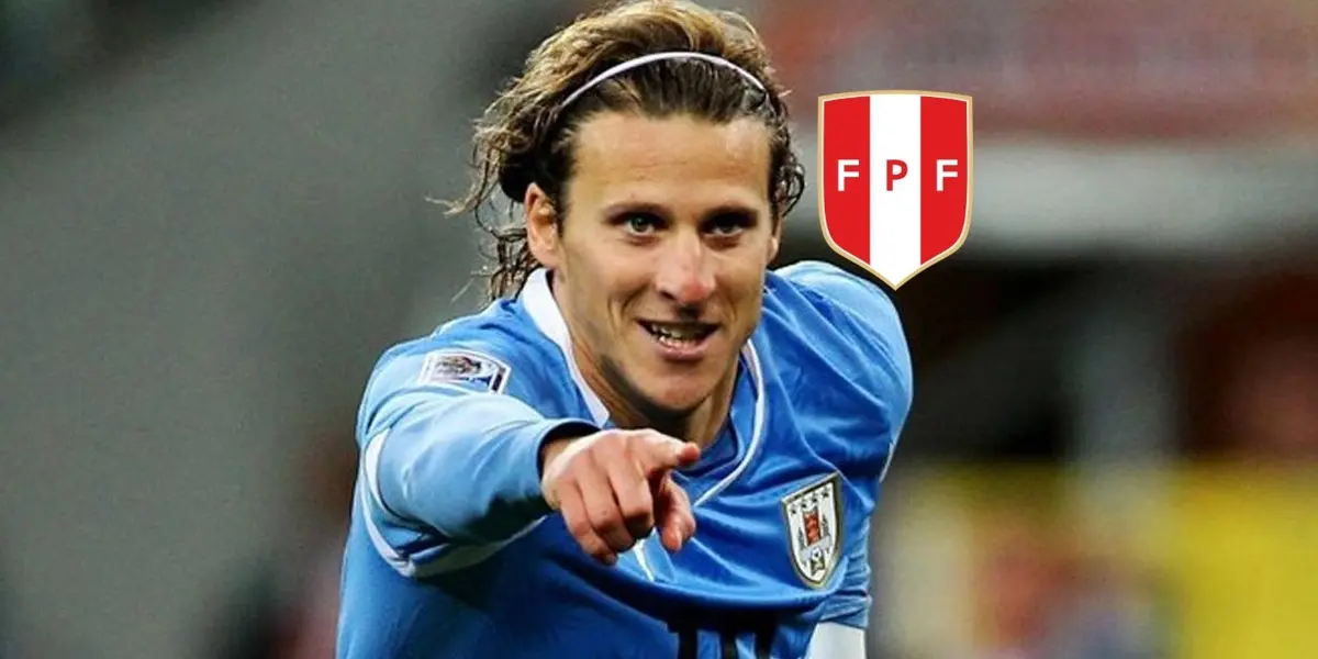 Santiago Acasiete jugó varios años en España, donde enfrentó a varias figuras del fútbol mundial y a uno de los que más admiró fue Diego Forlán.