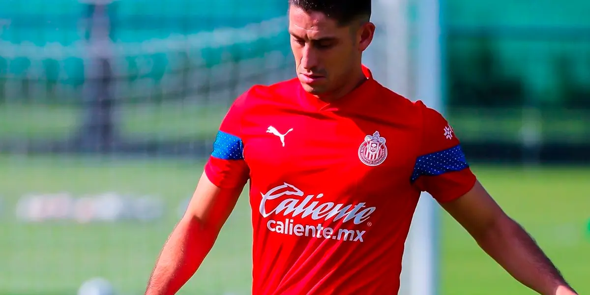 Santiago Ormeño comenzó con el pie izquierdo en el cuadro del Chivas