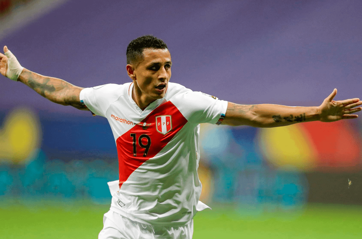 Se conoció que hay varios equipos que están interesados en fichar a Yoshimar Yotún