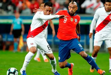 Se moría por la Selección Peruana y ahora no deja de besar el escudo de Chile