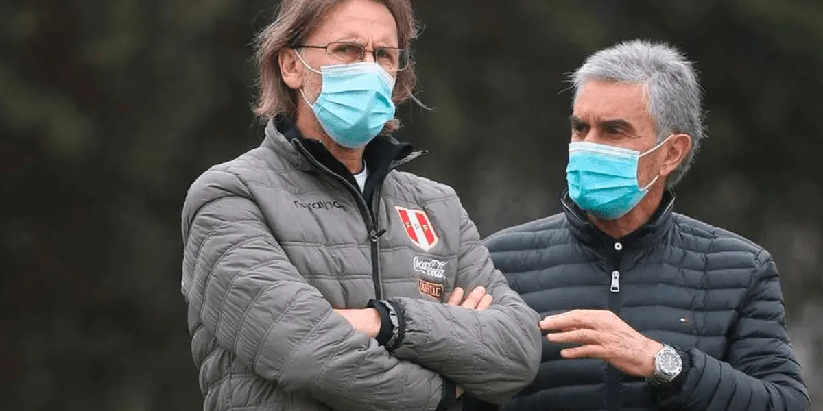 Se pudo conocer que Juan Carlos Oblitas habría decidido traicionar a Ricardo Gareca antes que se fuera