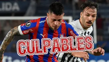 Sebastián Rodríguez peleando la pelota con Iturbe de Cerro Porteño