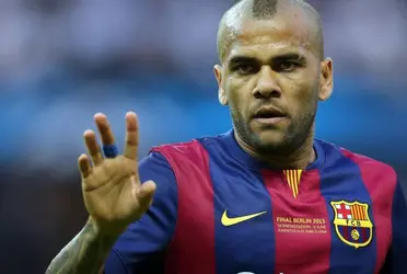 Según el diario Sport, Alves tendría el sueldo más bajo de toda la plantilla.
