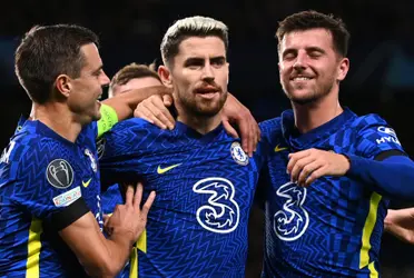 Sergio Peña debutó como titular en la Champions League y el equipo londinense se encargó de aguarle la fiesta.