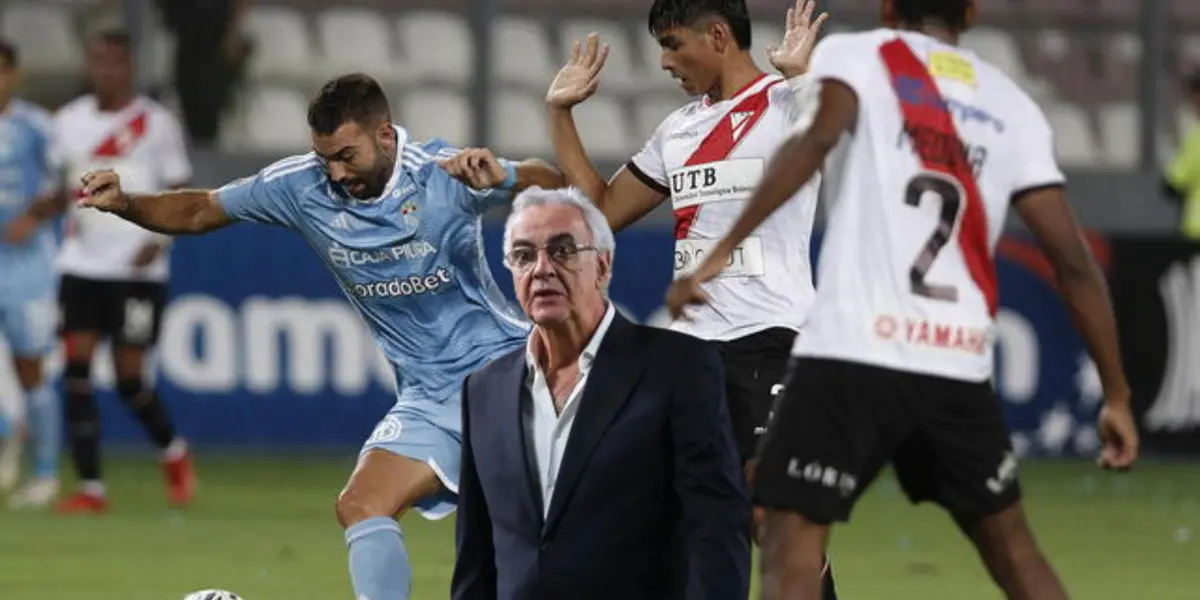Sporting Cristal cuando empató con Always Ready, en la imagen también aparece Jorge Fossati. FOTO: La República