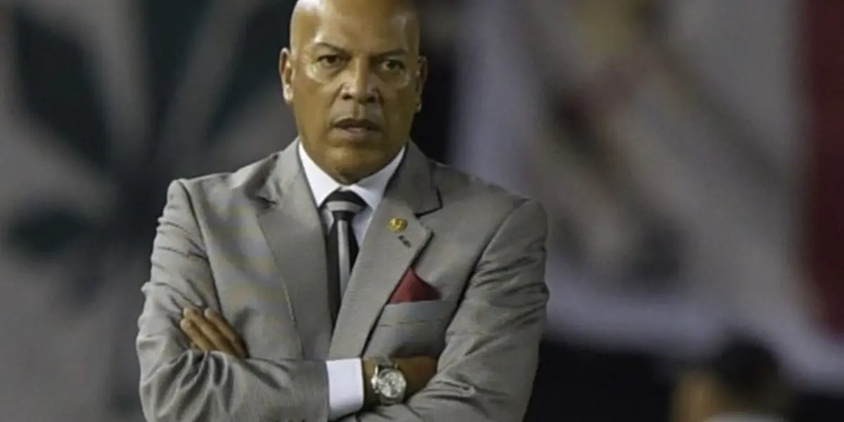 Técnico extranjero entró en carpeta para dirigir al cuadro celeste