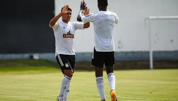 Tras el triunfo de Cristal frente al Cantolao, hinchas olvidarían al delantero Emanuel Herrera.