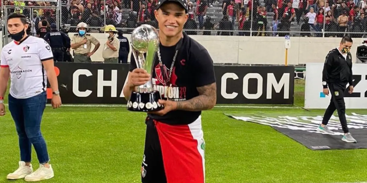 Tras ser borrado de la bicolor, defensor peruano gritó campeón en México