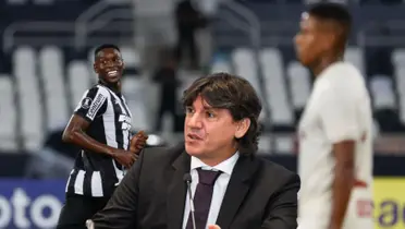 Una postal de la caída de Universitario ante Botafogo, al lado Jean Ferrari. FOTO: RPP