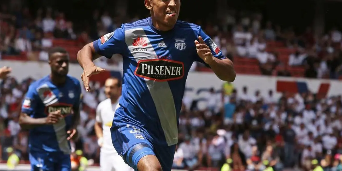 Universitario de Deportes busca de urgencia un delantero para reemplazar a Jonathan Dos Santos