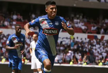 Universitario de Deportes busca de urgencia un delantero para reemplazar a Jonathan Dos Santos