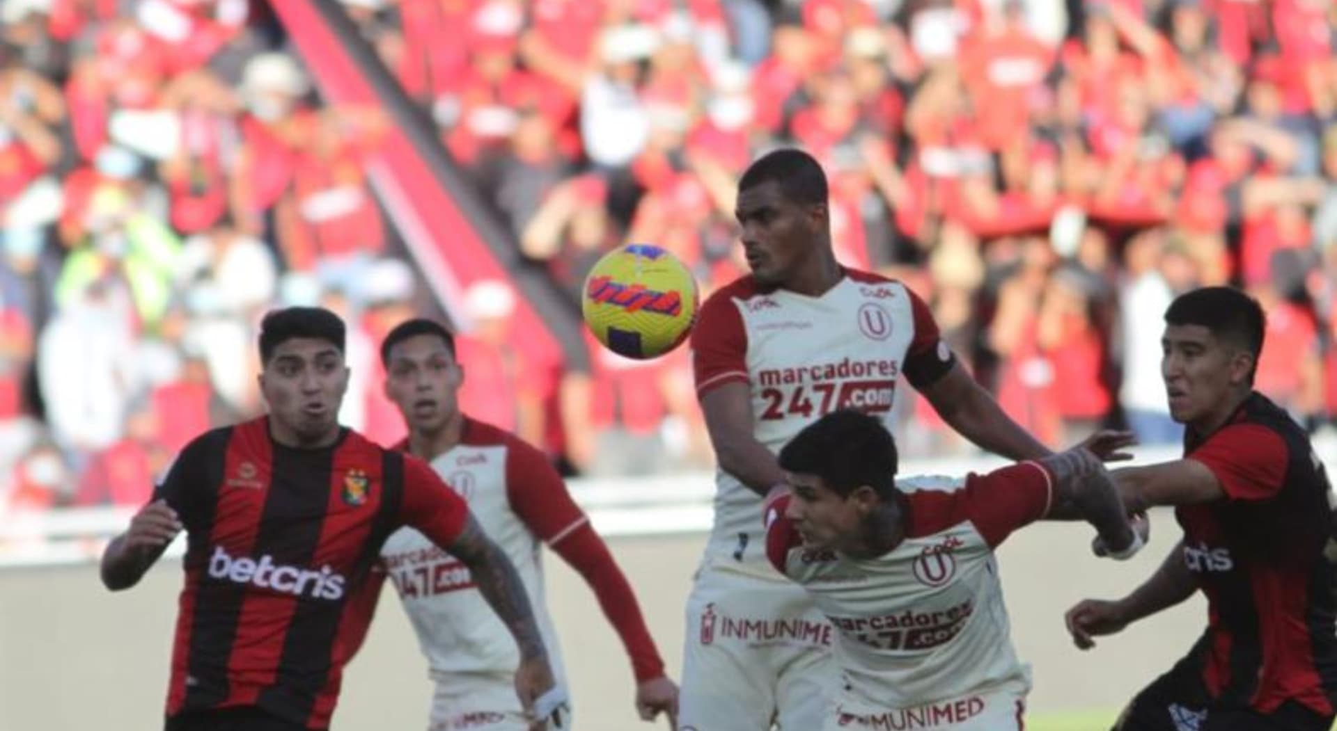Universitario perdió contra Melgar en Arequipa