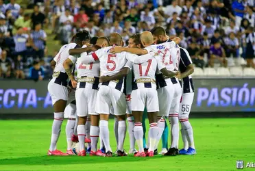 Uno de los jugadores más criticados en Alianza Lima se compró un carro valorado en 60 mil dólares.