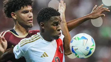 Víctor Guzmán (Foto: @SeleccionPeru)