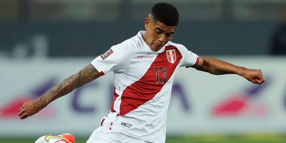 Wilder Cartagena jugando para la Selección de Perú. FOTO: Infobae.
