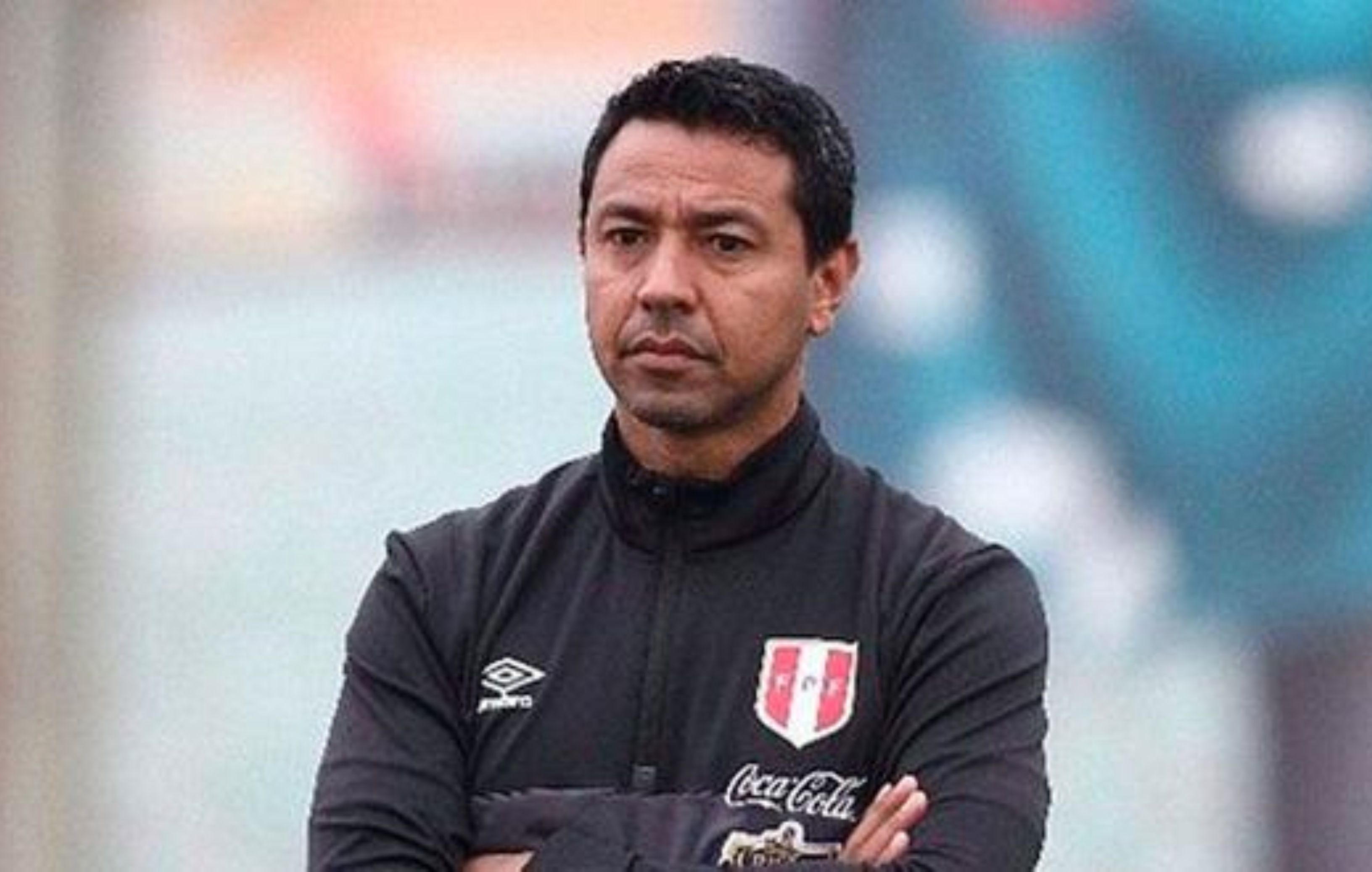 El nuevo golpe que recibió Nolberto Solano que paraliza al mundo entero